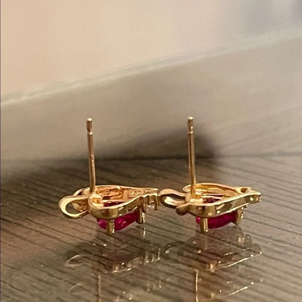 10kt Gold Simulated Red Gem Heart Shaped Earrings Stud - Post Earrings